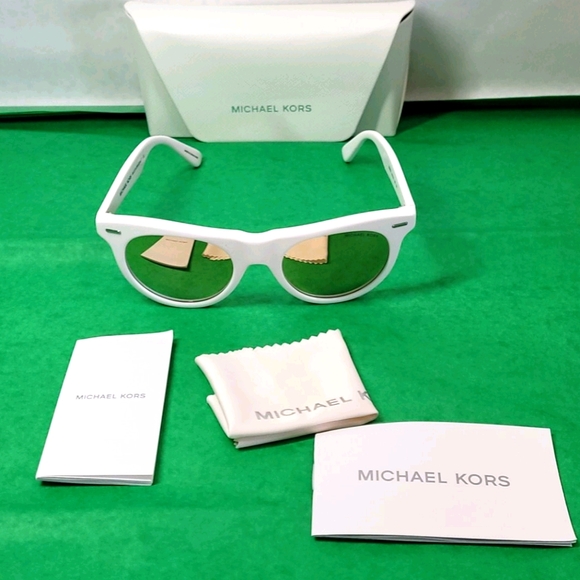 Michael Kors Women's MK 1064 & MK 2074 bundle - Picture 15 of 15